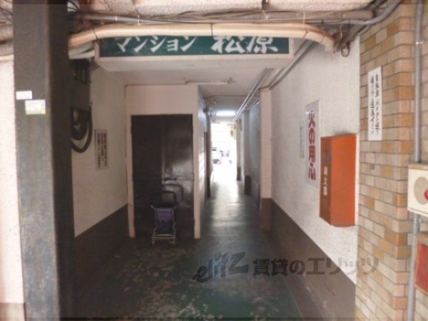 建物エントランス